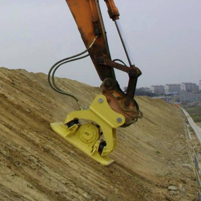 平板夯機在濟青高速改擴建6標段