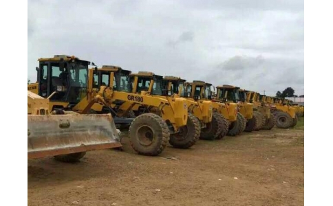 180平地機(jī)租賃，出租平地機(jī)多臺